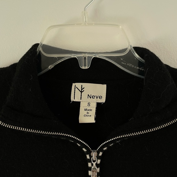 Neve top - Picture 2 of 2